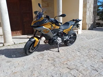 BMW F 900 XR BMW F 900 XR