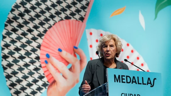 La exalcaldesa de Madrid Manuela Carmena, durante su intervención tras recibir la Medalla de oro de Madrid con motivo de la festividad de San Isidro La exalcaldesa de Madrid Manuela Carmena, durante su intervención tras recibir la Medalla de oro de Madrid con motivo de la festividad de San Isidro