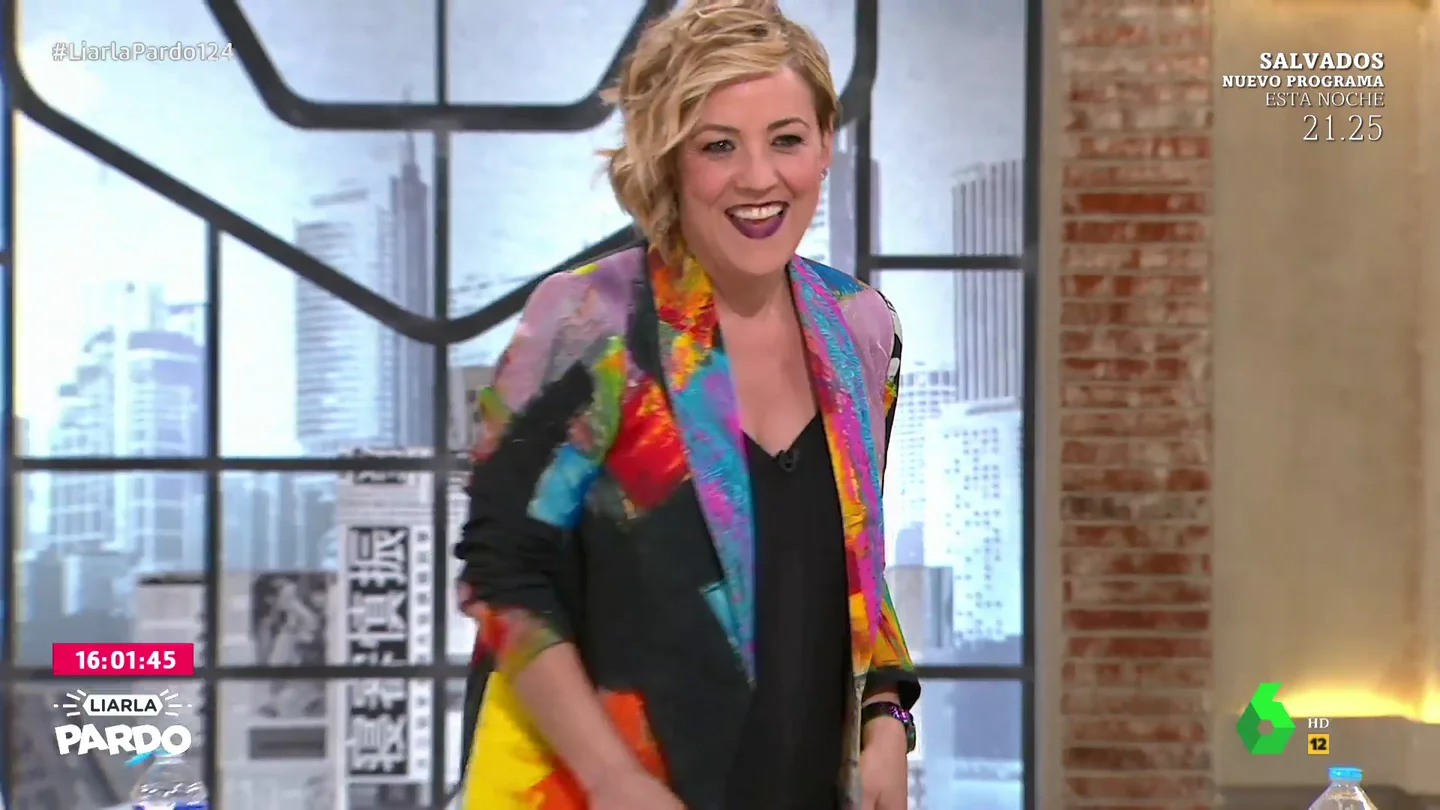 Cristina Pardo 'desvela' lo que oculta su look debajo de la mesa: "No me he cambiado" Cristina Pardo 'desvela' lo que oculta su look debajo de la mesa: "No me he cambiado"