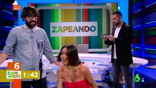 La surrealista ronda rápida y cultural de Zapeando lleno de pifias, chivatazos y mucha tensión: "Han ido a pillar" La surrealista ronda rápida y cultural de Zapeando lleno de pifias, chivatazos y mucha tensión: "Han ido a pillar"