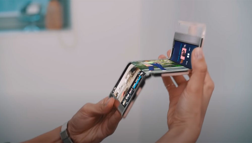 El móvil plegándose