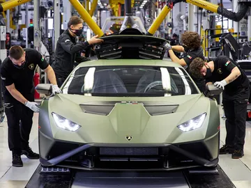Lamborghini planea su primer coche eléctrico para 2025  Lamborghini planea su primer coche eléctrico para 2025