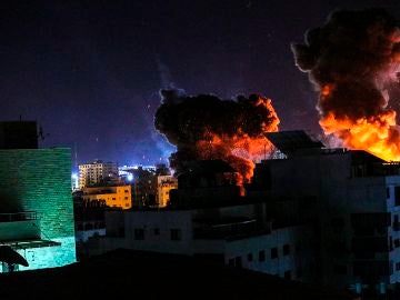 Israel attacks Gaza in retaliation for rocket fire