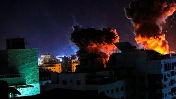 Imagen de una explosión en la Franja de Gaza tras los bombardeos de Israel
