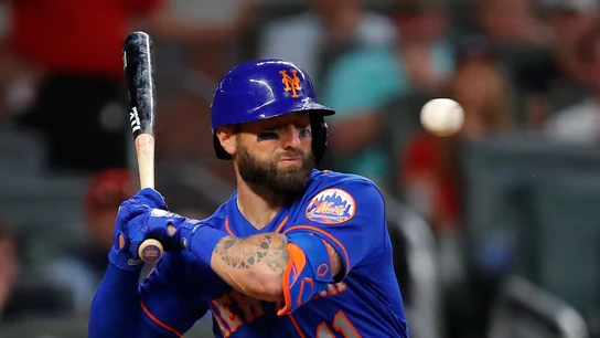 Kevin Pillar, en el momento del impacto Kevin Pillar, en el momento del impacto