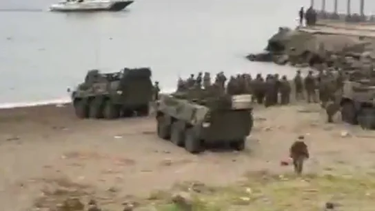 Tanques en la playa de El Tarajal: así intenta el Ejército frenar hoy la entrada masiva de migrantes en Ceuta Tanques en la playa de El Tarajal: así intenta el Ejército frenar hoy la entrada masiva de migrantes en Ceuta