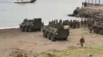 Tanques en la playa de El Tarajal: así intenta el Ejército frenar hoy la entrada masiva de migrantes en Ceuta