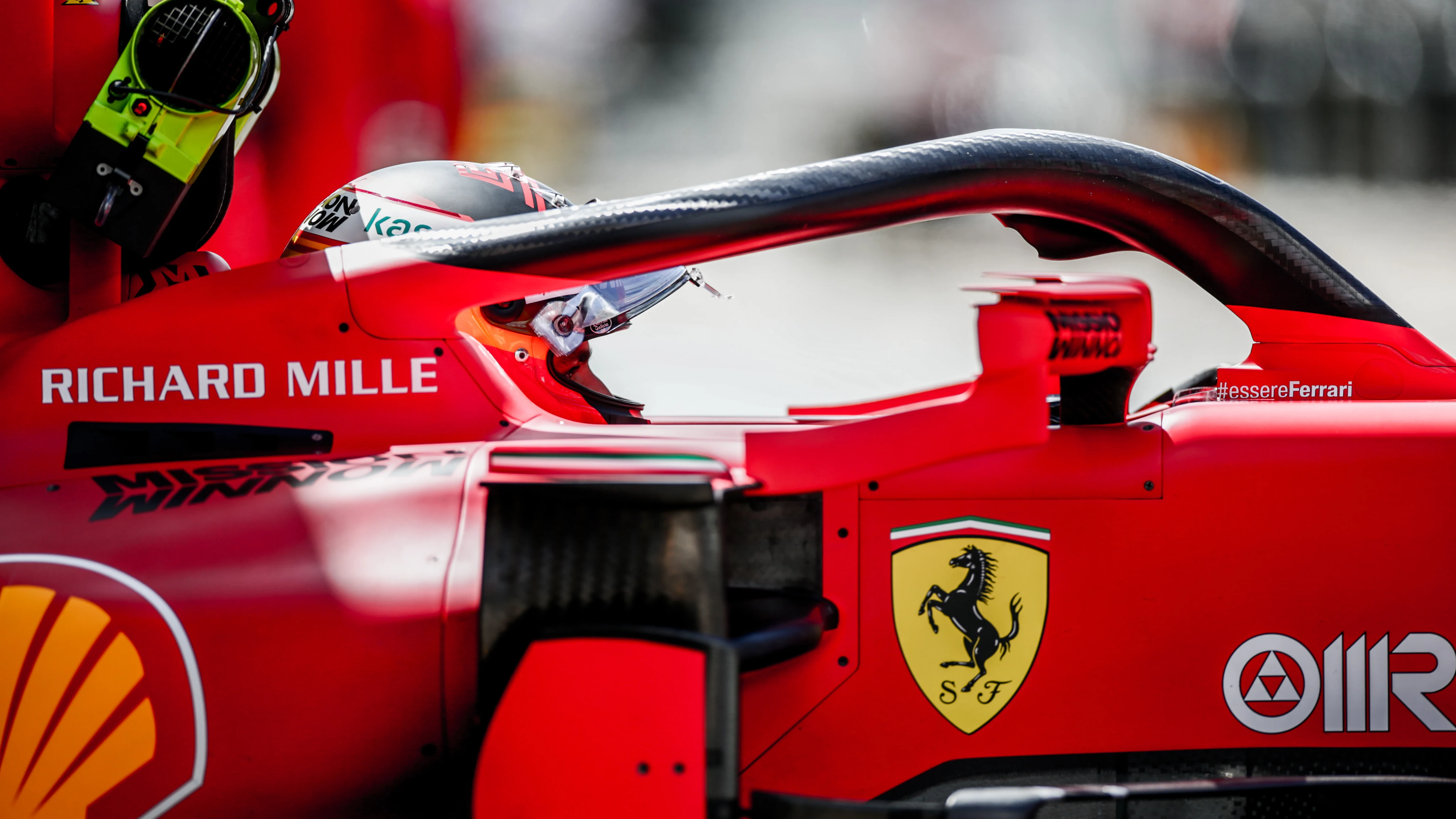 Carlos Sainz con su Ferrari