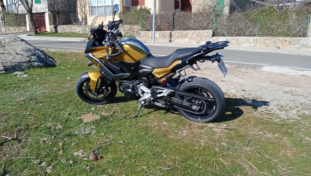 BMW F900 XR