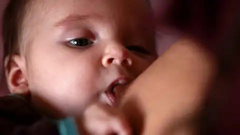 Bebé Las madres vacunadas podrian proteger a sus bebes mediante la lactancia