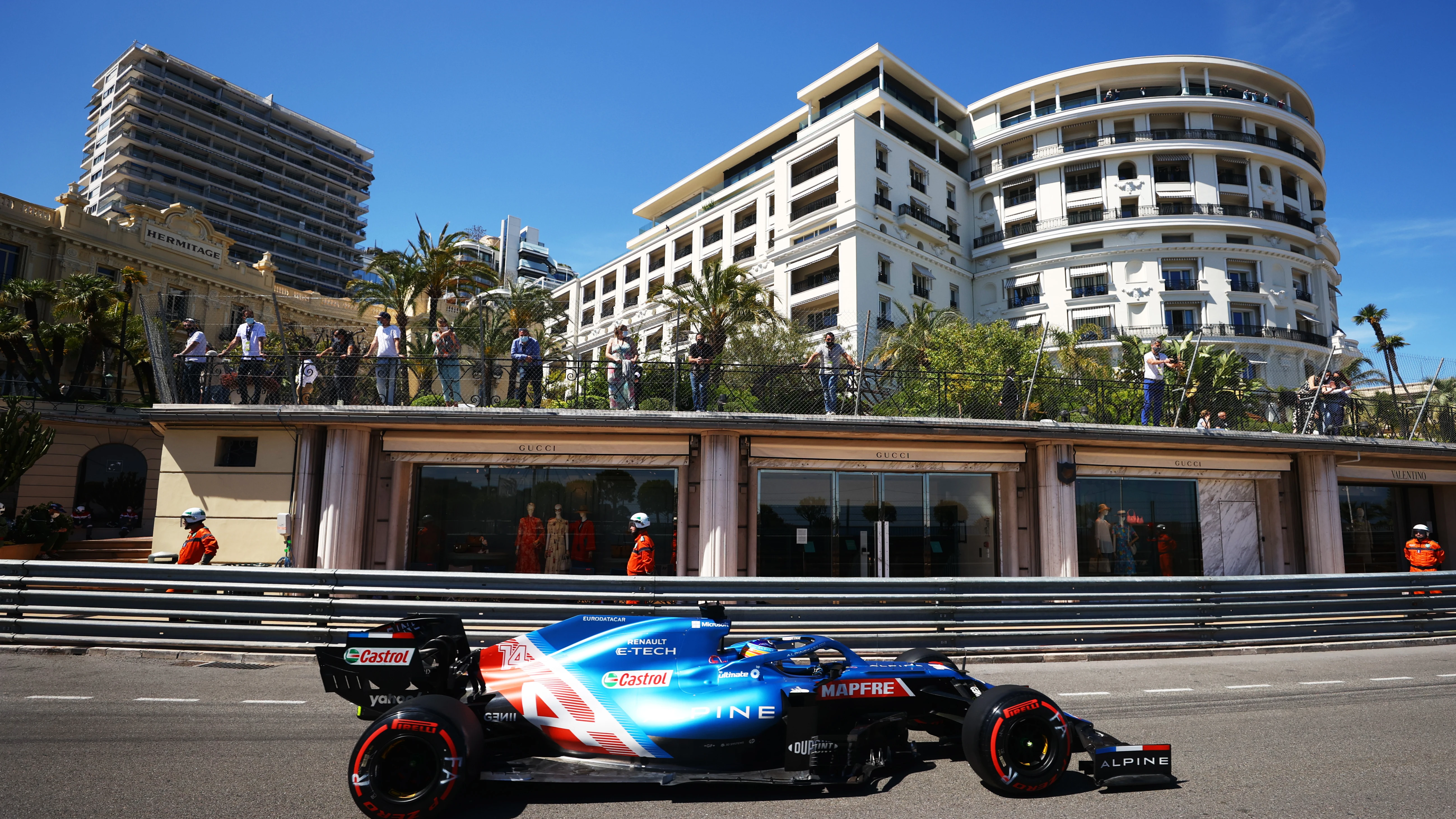 Fernando Alonso durante los Libres 2 del GP de Mónaco