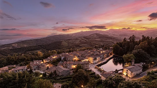 Santa Fiora, en la Toscana (Italia). Santa Fiora, en la Toscana (Italia).