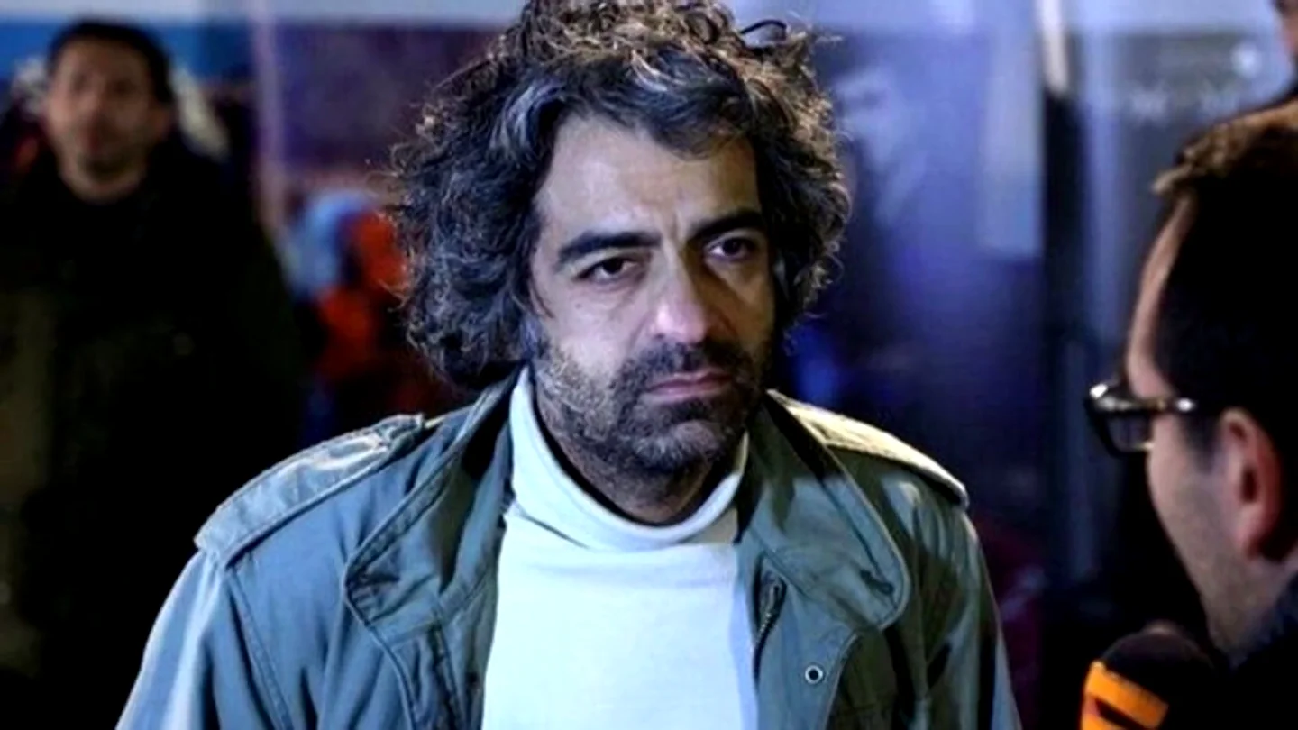 El director de cine iraní Babak Khorramdin muere descuartizado por sus padres por estar soltero El director de cine iraní Babak Khorramdin muere descuartizado por sus padres por estar soltero