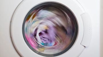 Cómo limpiar la lavadora para que la ropa no huela mal