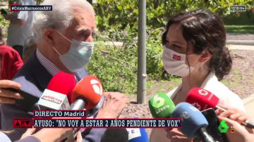 ¿Cómo has hecho para liquidar a Podemos?: la pregunta entre risas de Vargas Llosa a Ayuso