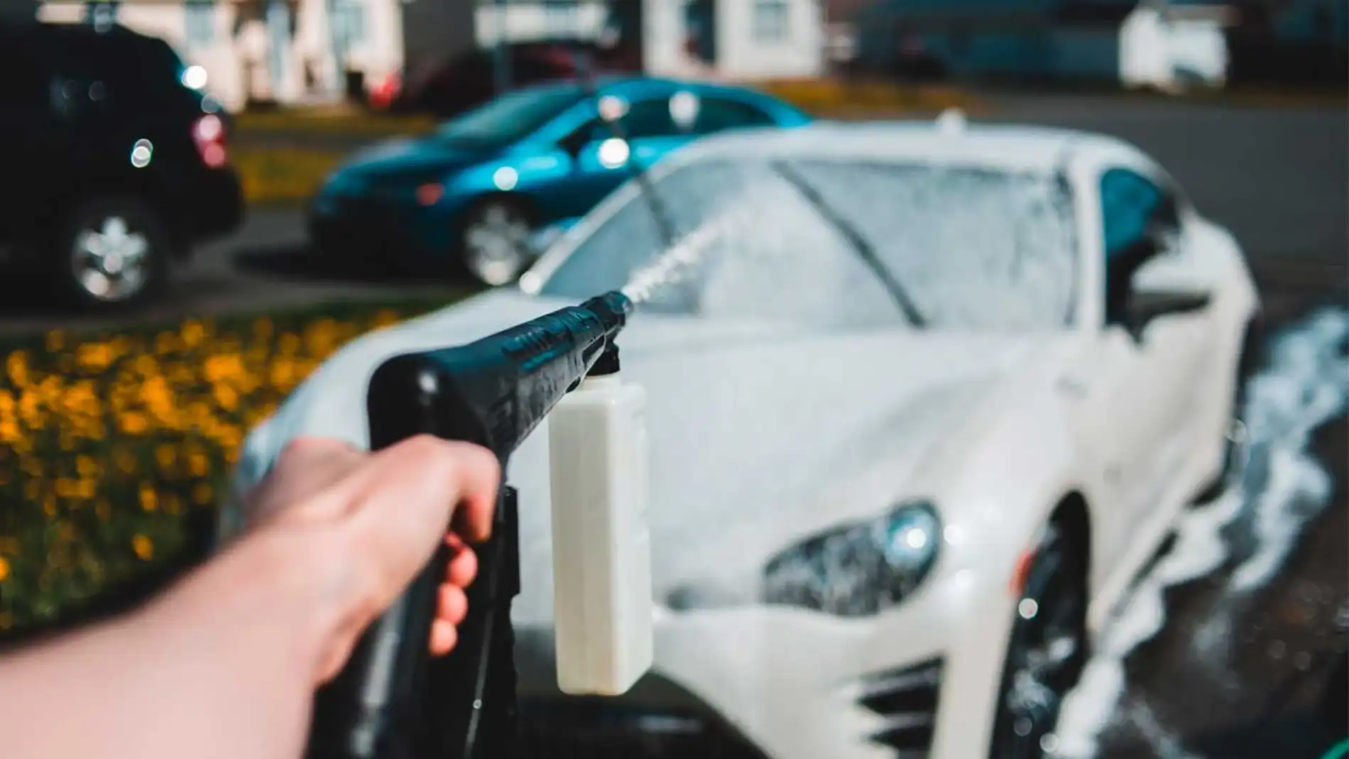 Descubre el mejor día para lavar el coche