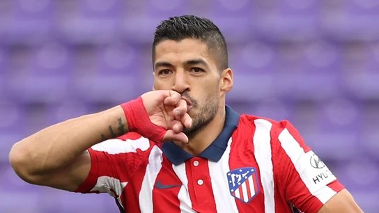 Luis Suárez celebra un gol con el Atlético Luis Suárez celebra un gol con el Atlético