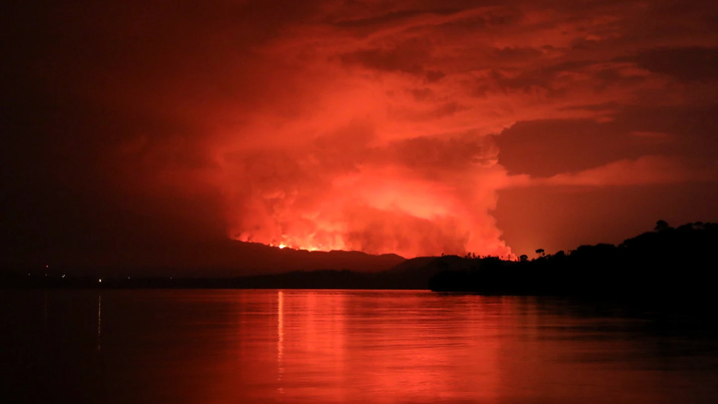 El volcán Nyiragongo entra en erupción y arrasa con la ciudad de Goma, en el Congo El volcán Nyiragongo entra en erupción y arrasa con la ciudad de Goma, en el Congo