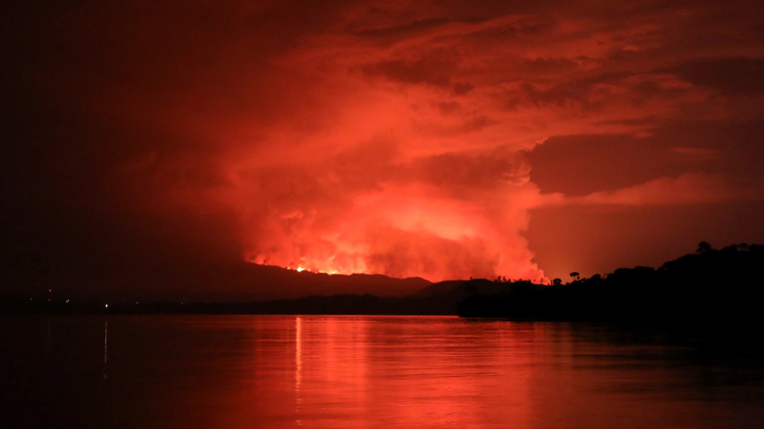 El volcán Nyiragongo entra en erupción y arrasa con la ciudad de Goma, en el Congo