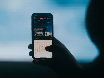 Búsqueda de stickers en WhatsApp Búsqueda de stickers en WhatsApp