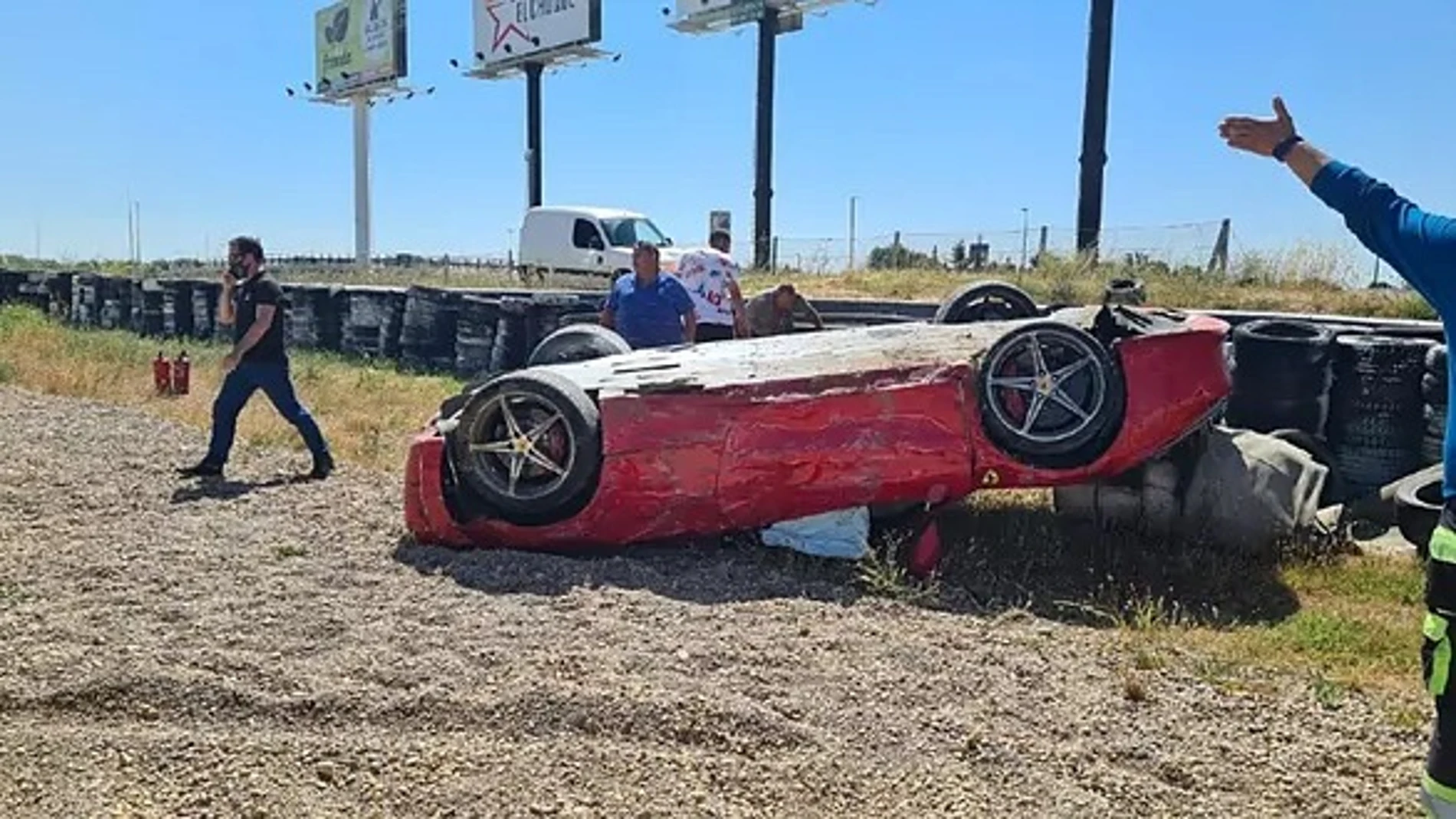 El Ferrari 458 Spider tras el accidente en el Circuito del Jarama