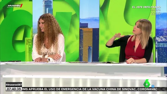 Los consejos surrealistas de Aruser@s para ahorrar luz en un plató de televisión Los consejos surrealistas de Aruser@s para ahorrar luz en un plató de televisión