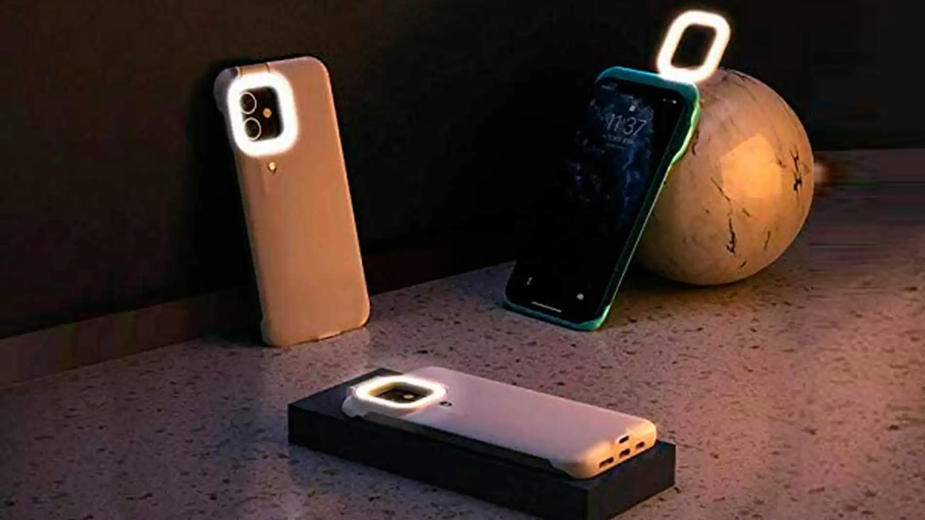 Haz los mejores selfies con estas fundas con flash integrado para tu móvil