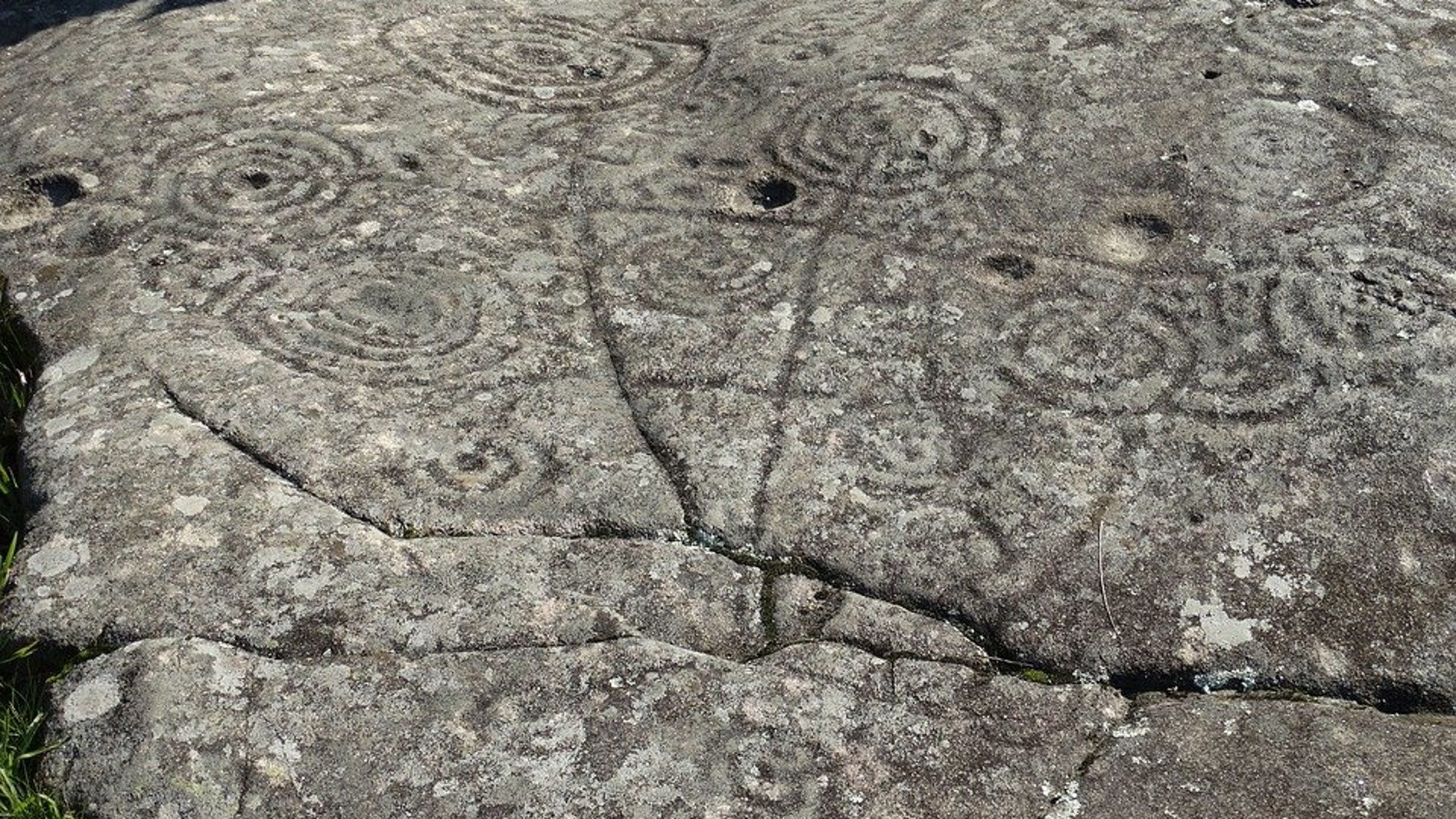 Petroglifos de Mogor