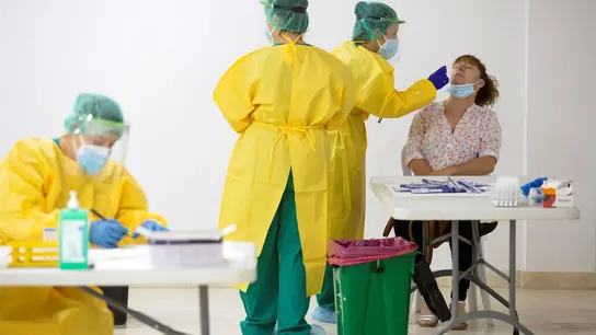 Sanitarias realizan un cribado masivo en Villanueva de la Concepción, Málaga (Archivo) Sanitarias realizan un cribado masivo en Villanueva de la Concepción, Málaga (Archivo)