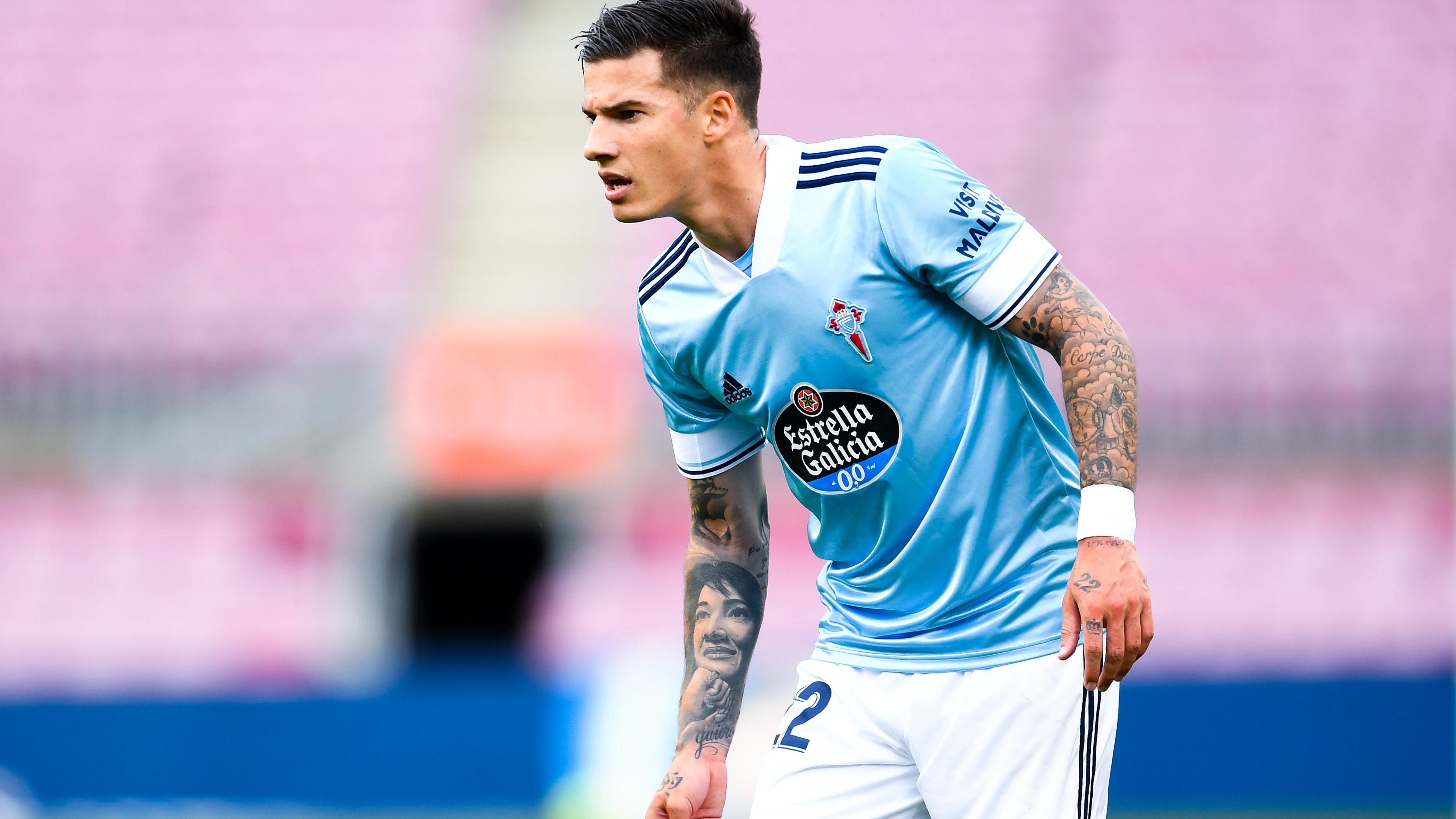 Santi Mina, jugador del Celta de Vigo, en un partido contra el Barcelona en el Camp Nou.