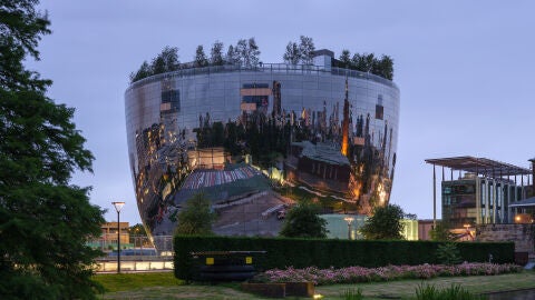 Almacén del museo Boijmans Van Beuningen por la noche