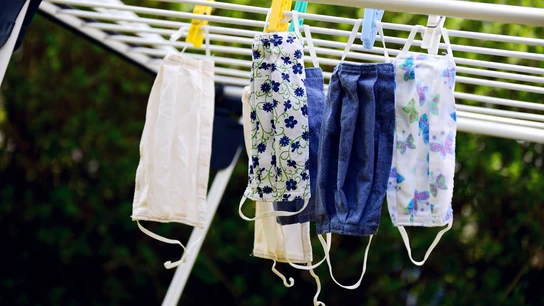 Cómo lavar las mascarillas de tela o reutilizables: guía definitiva Cómo lavar las mascarillas de tela o reutilizables: guía definitiva