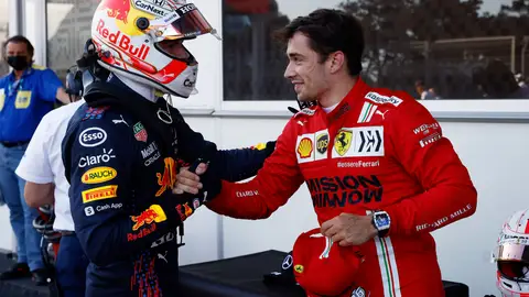 Verstappen felicita a Leclerc Verstappen felicita a Leclerc