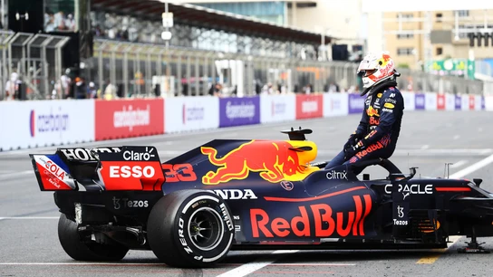 Max Verstappen, en su maltrecho Red Bull Max Verstappen, en su maltrecho Red Bull