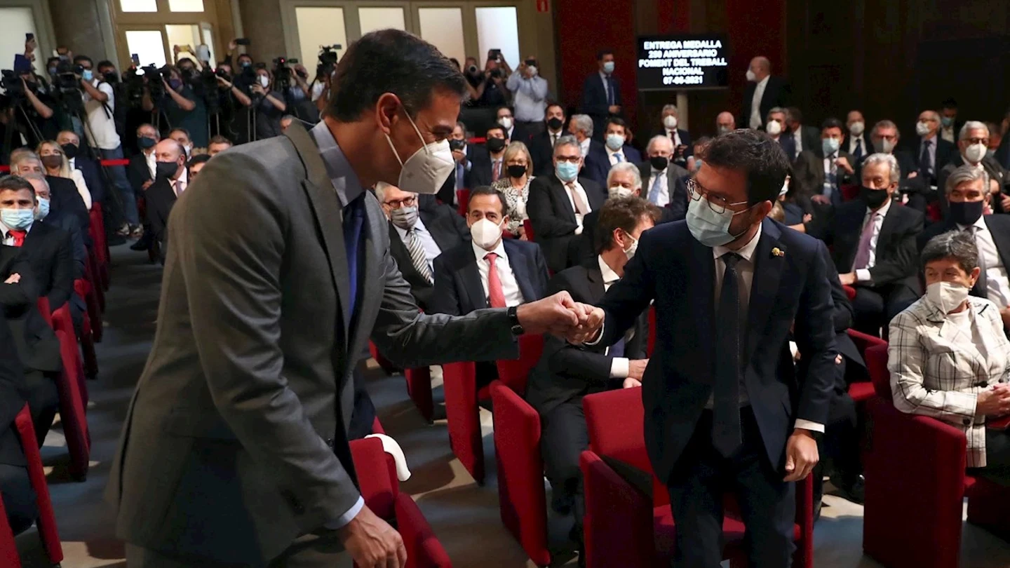 Saludo de Sánchez y Aragonès en Barcelona Saludo de Sánchez y Aragonès en Barcelona