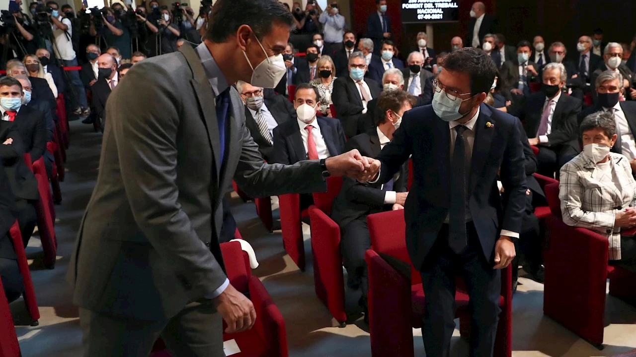 Saludo de Sánchez y Aragonès en Barcelona