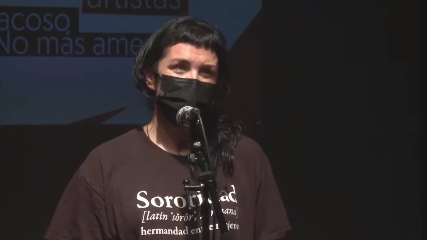 Corte de vídeo de la intervención de Pamela Palenciano Oleada de apoyo a Pamela Palenciano, la monologuista atacada por la extrema derecha por contar su historia de maltrato y radiografiar las relaciones con humor