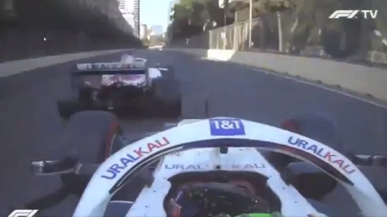 Acción entre Nikita Mazepin y Mick Schumacher en Bakú Acción entre Nikita Mazepin y Mick Schumacher en Bakú