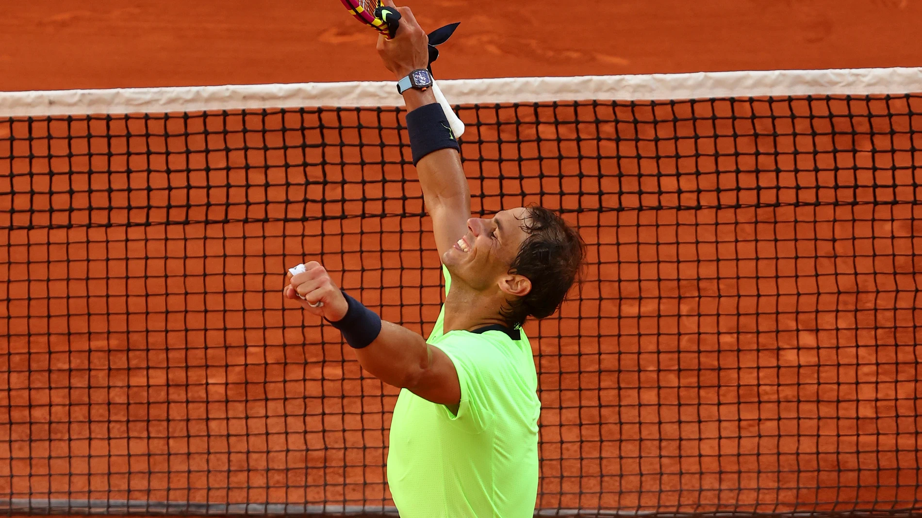  Rafa Nadal celebra su pase a cuartos de final de Roland Garros tras vencer a Jannik Sinner