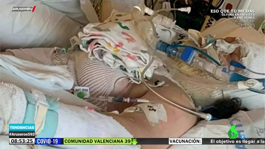 El peligroso reto que consiste en hacer figuras con fuego en un espejo El peligroso reto que consiste en hacer figuras con fuego en un espejo