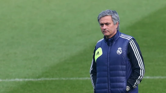 José Mourinho, en un entrenamiento dirigiendo al Real Madrid José Mourinho, en un entrenamiento dirigiendo al Real Madrid