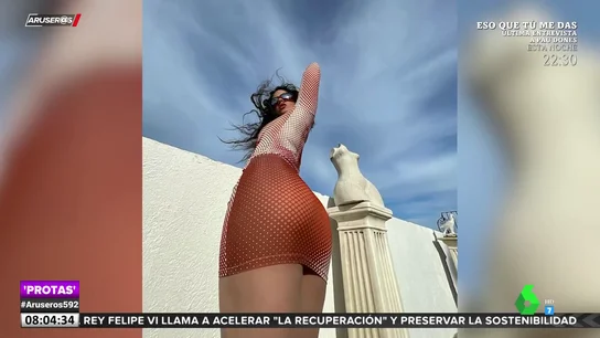 Rosalía vuelve a sorprender con un look imposible Rosalía vuelve a sorprender con un look imposible