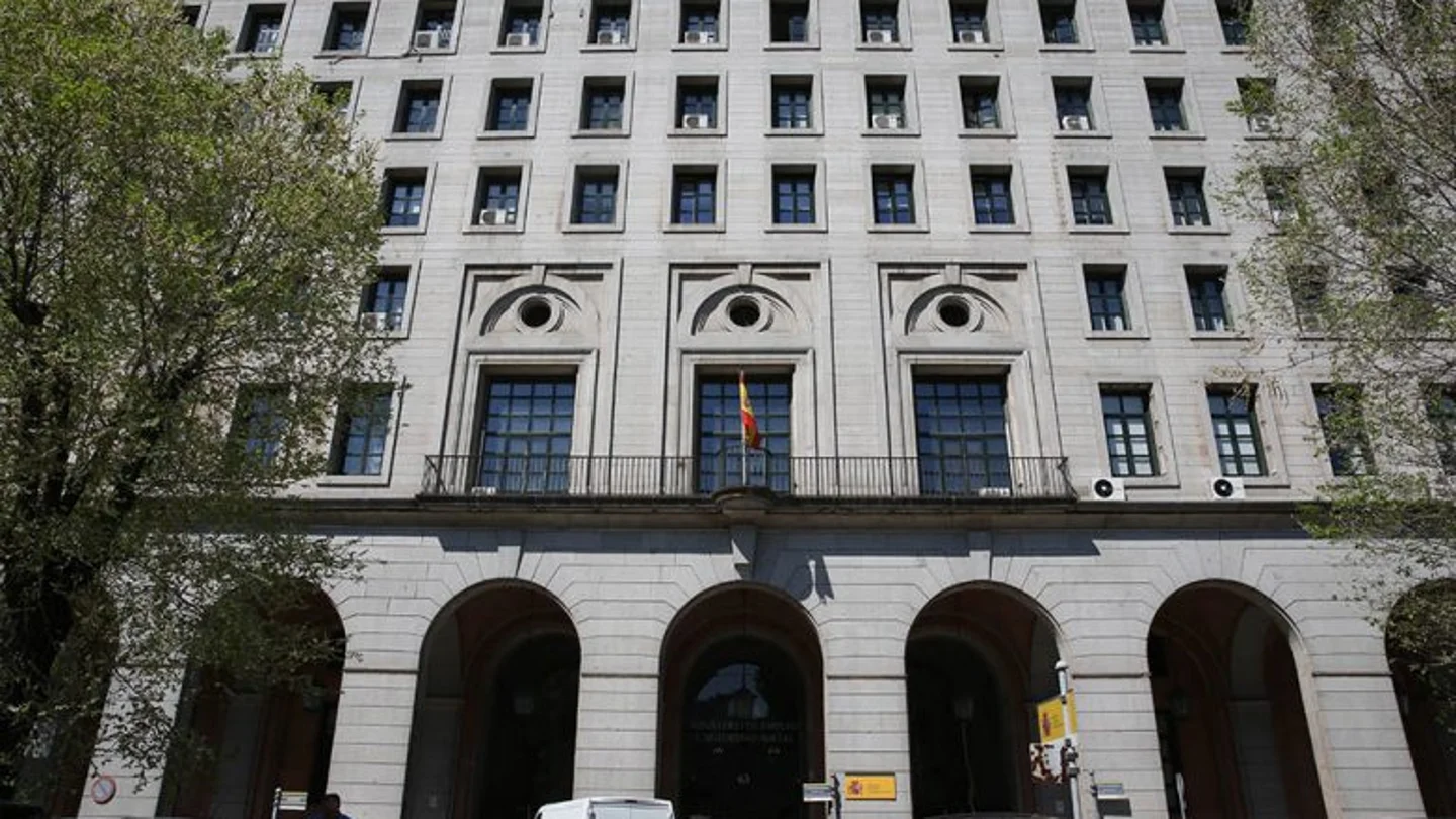 El Ministerio de Trabajo El Ministerio de Trabajo