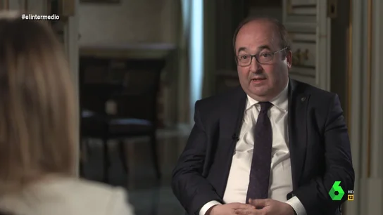 Iceta acusa a Ayuso de "especular barbaridades" sobre el rey: "Hay derechas que de tanto que le quieren le harán daño" Iceta acusa a Ayuso de "especular barbaridades" sobre el rey: "Hay derechas que de tanto que le quieren le harán daño"