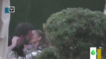 El vídeo del apasionado beso de película entre Jennifer López y Ben Affleck: "¡Qué maravilla, viva el amor!"