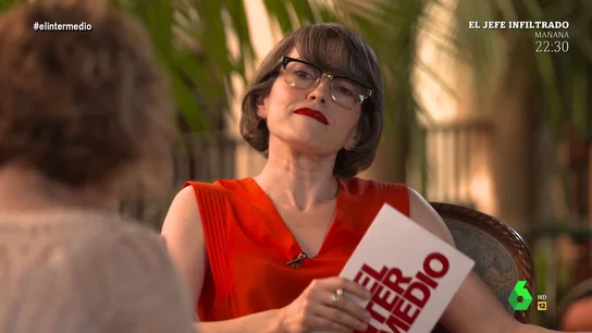 El poema erótico de Sonsoles Soto que 'calienta' a Thais Villas en El Intermedio: "Me estoy poniendo" El poema erótico de Sonsoles Soto que 'calienta' a Thais Villas en El Intermedio: "Me estoy poniendo"
