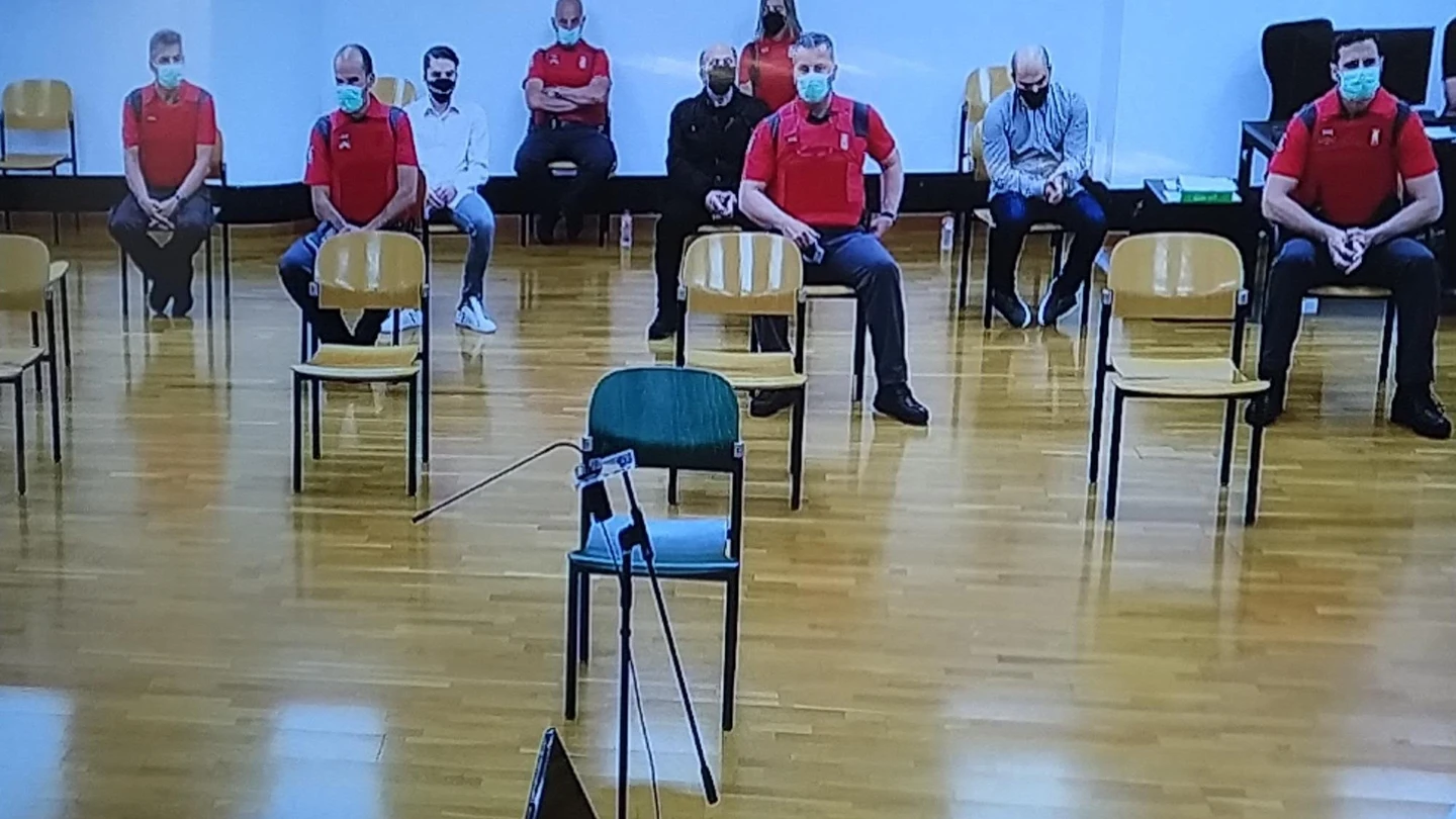 Los acusados mientras escuchaban el veredicto del jurado. Cáseda
