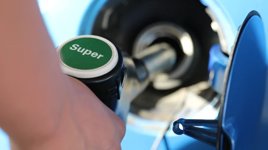 11 cosas que hacen que tu coche consuma más gasolina: trucos para ahorrar 11 cosas que hacen que tu coche consuma más gasolina: trucos para ahorrar
