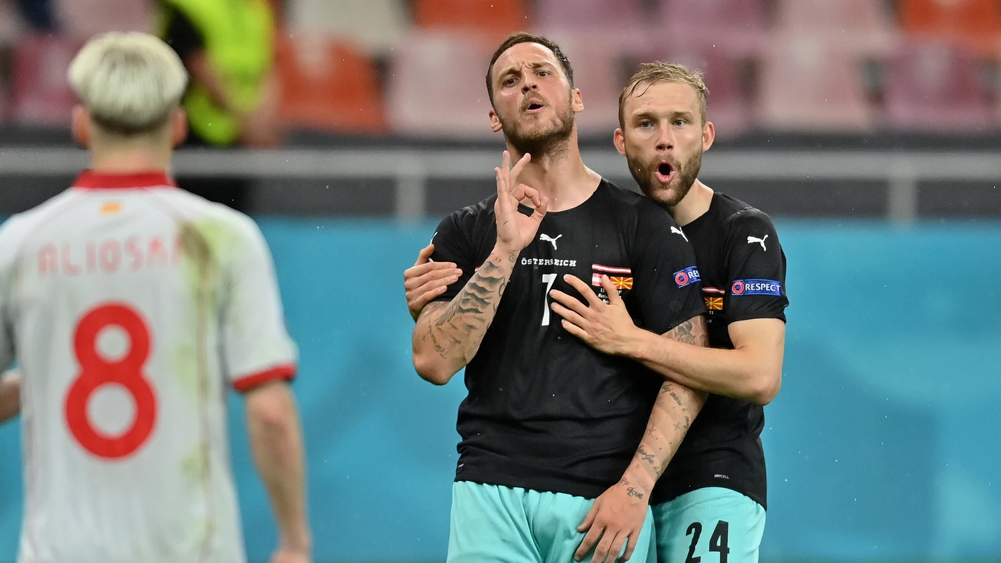La UEFA sanciona a Arnautovic por insultos racistas y sexistas La UEFA sanciona a Arnautovic por insultos racistas y sexistas