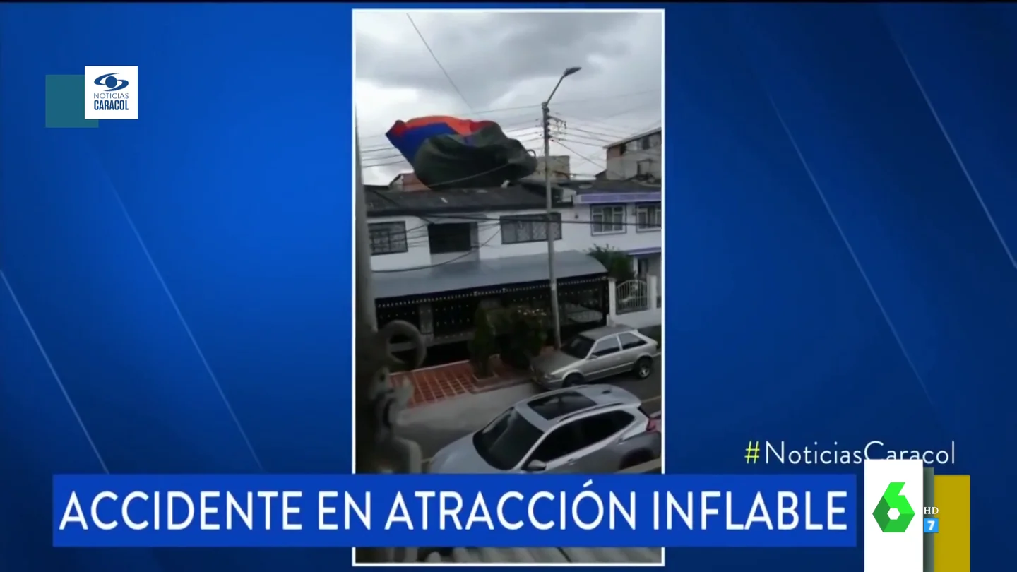 El impactante momento en el que un castillo hinchable sale volando con cinco niños dentro El impactante momento en el que un castillo hinchable sale volando con cinco niños dentro